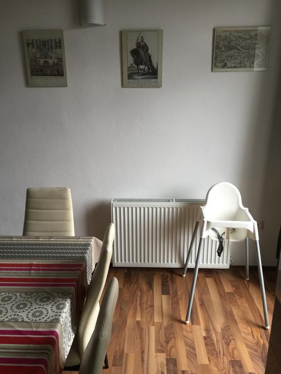 Apartment Maximilian Bratislava Exterior photo