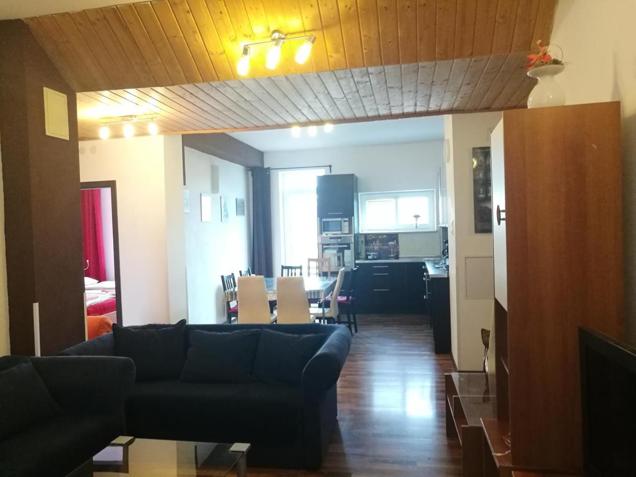 Apartment Maximilian Bratislava Exterior photo